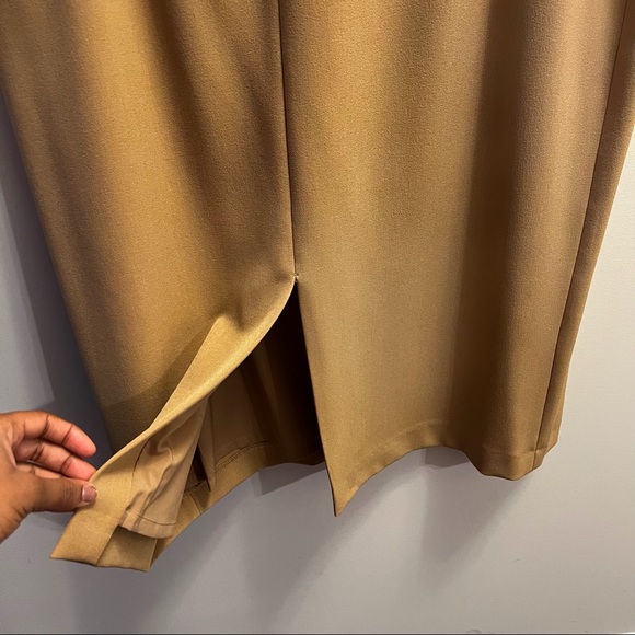 Tan kick pleat skirt - Picture 6 of 6